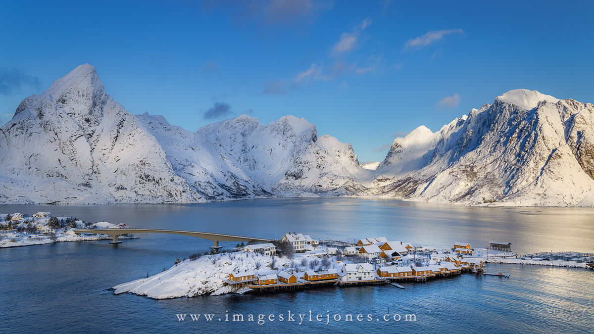 0078 Sakrisøy Hilltop_1200.jpg