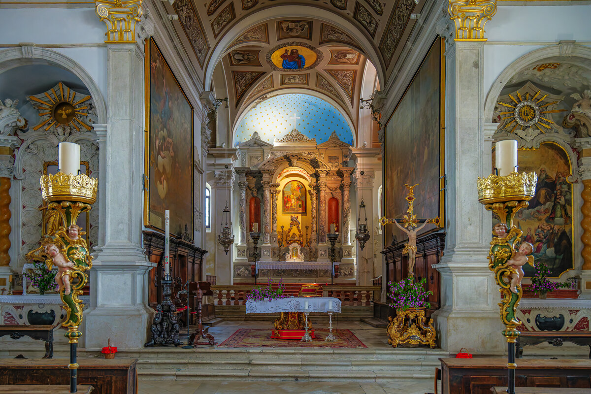 0573 Duomo di San Giorgio Interior_Website.jpg