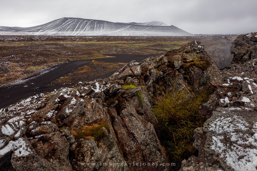 4882 Grjótagjá and Hverfjall_850.jpg