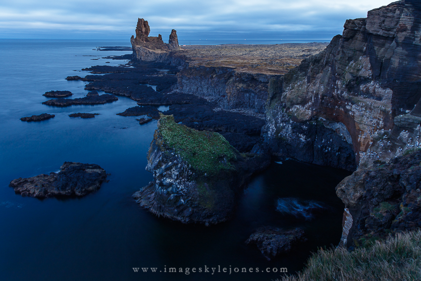 5368 Londrangar Cliffs_850.jpg