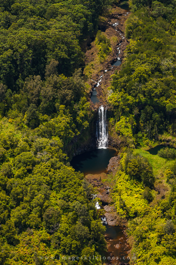 6231 Hawaii Waterfall Aerial_850.jpg