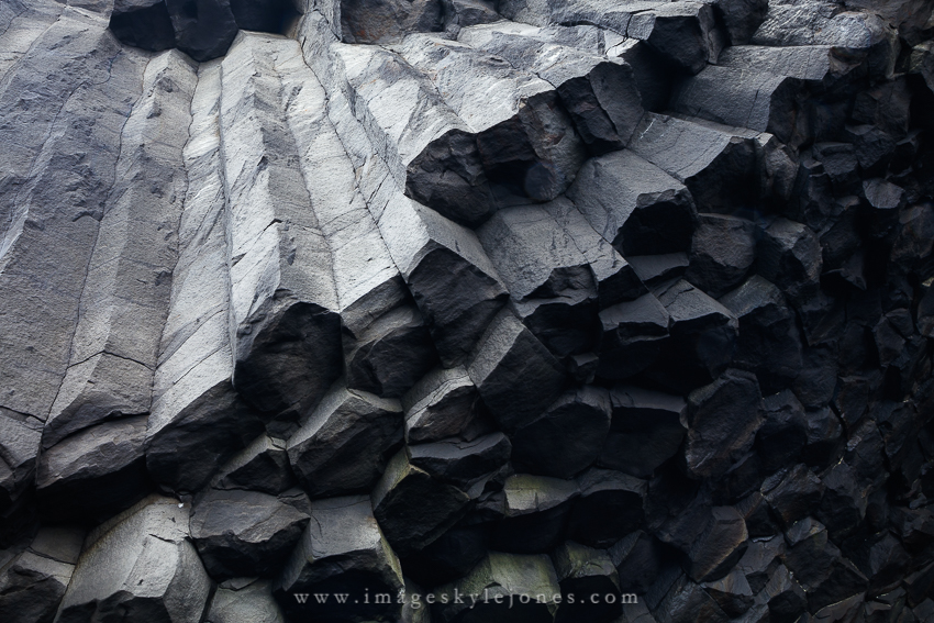 6388 Hálsanefshellir Basalt_850.jpg