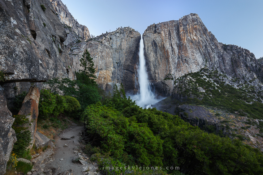 8401 Upper Yosemite Falls Trail_850.jpg