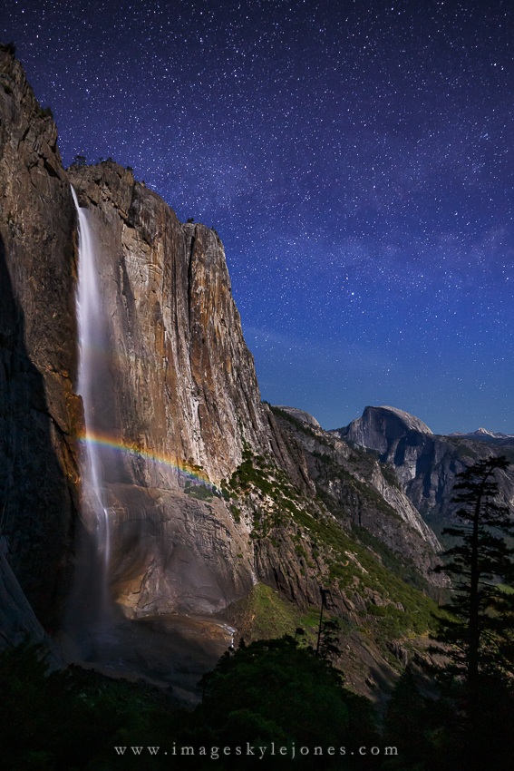 8695 Yosemite Falls Night_850.jpg