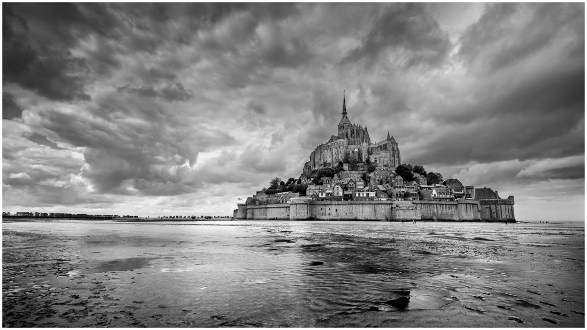 _DSC8363-2 mono from laptop.jpg