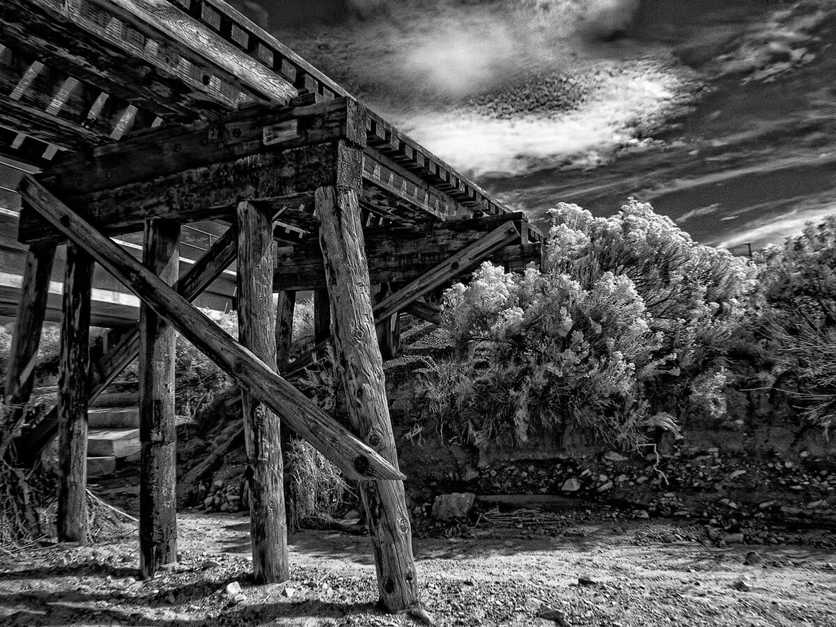Abandoned_Train_Trestle.jpg