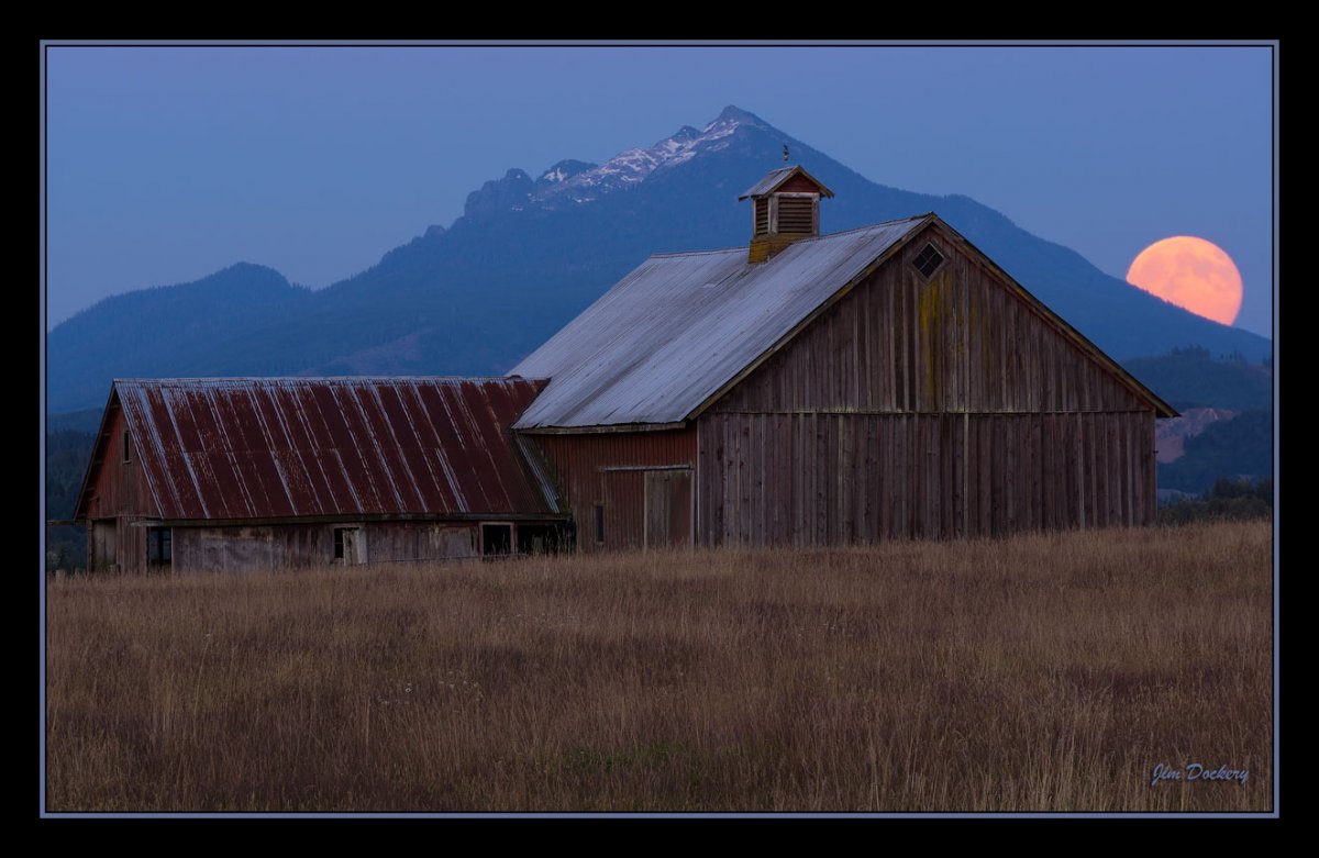 Burn-Rd.-Barn-Moon-Rise-(24).jpg