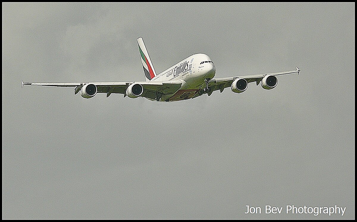 bus 380 - Copy - Copy.JPG