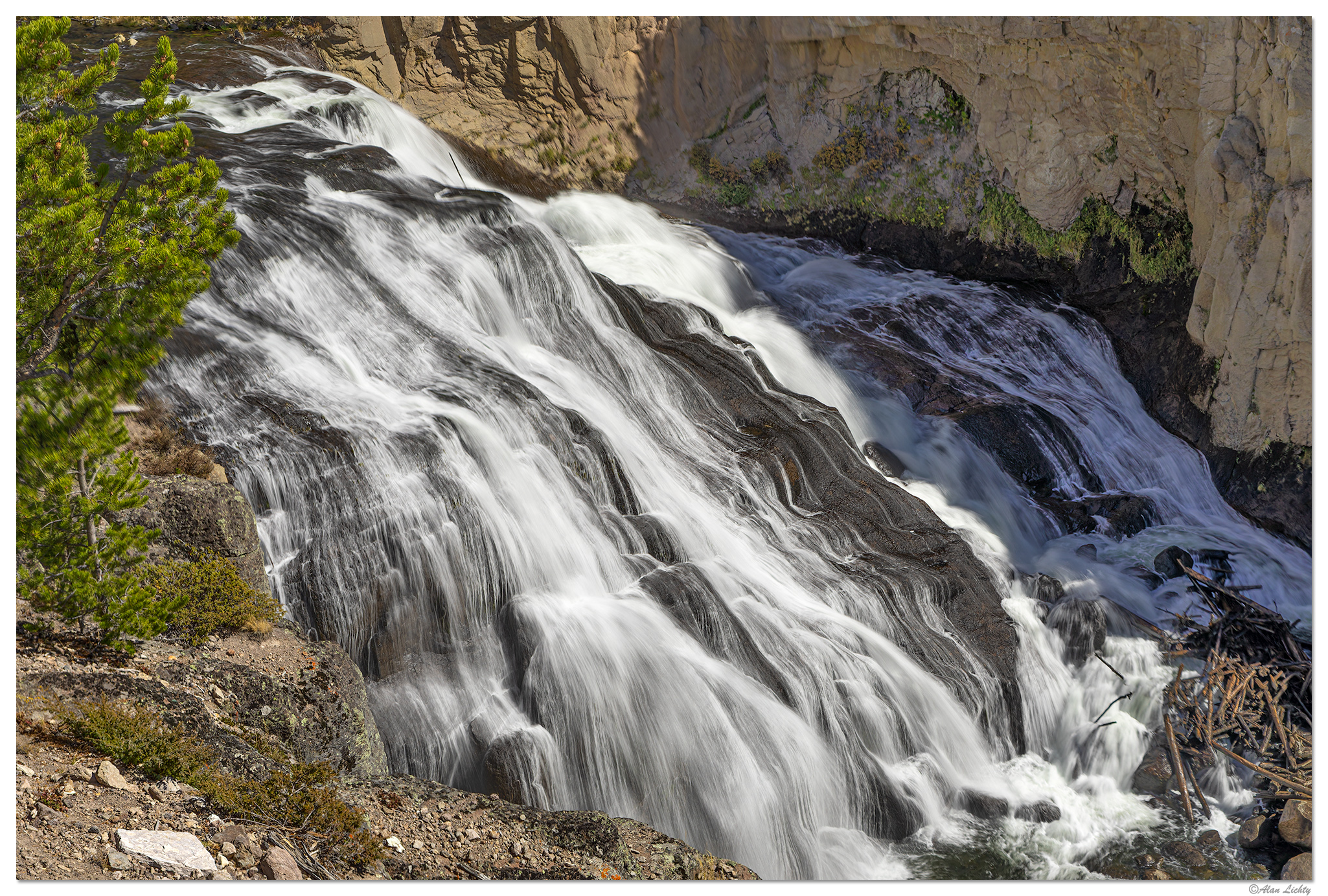 C5D4_UGibbonFalls091918.jpg