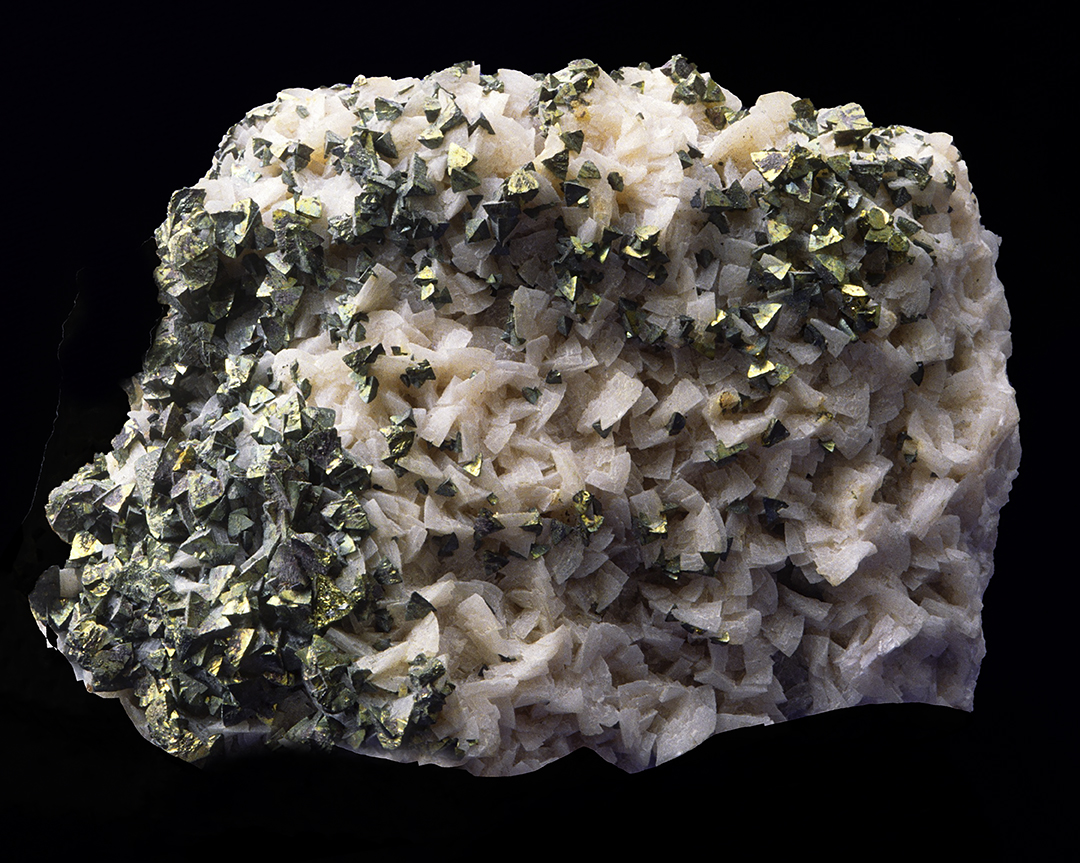 Chalcopyrite on Dolomite-Edit.jpg