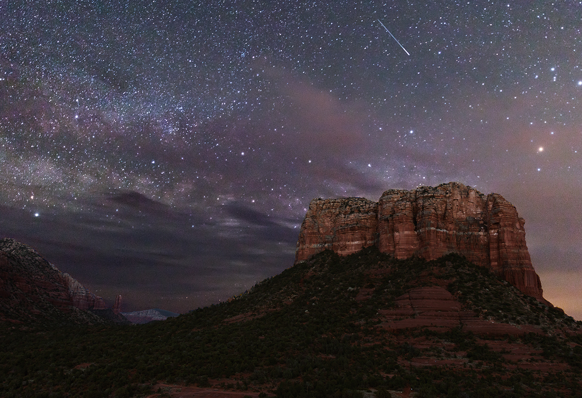 Courthouse butte milky way.jpg