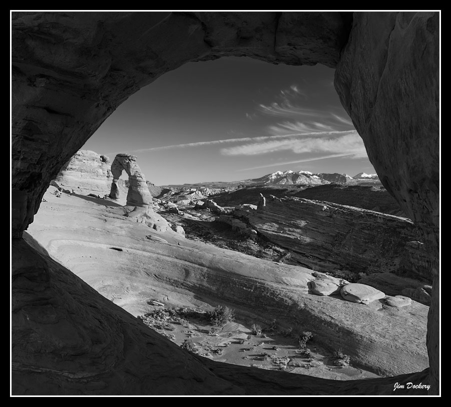 Delicate-Arch-through-arch-Pano-bw1.jpg