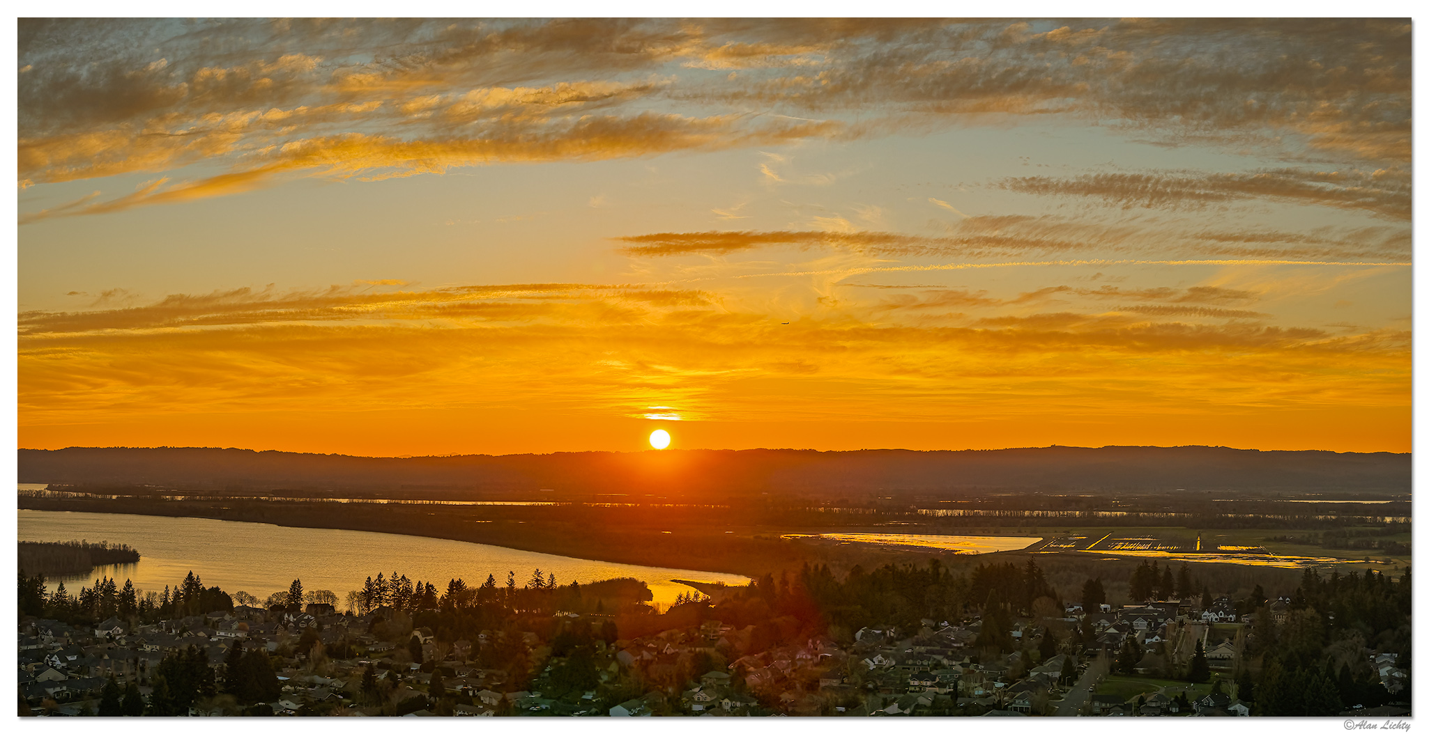 DJI_M4P_70P_VLakeSunset1020526.jpg