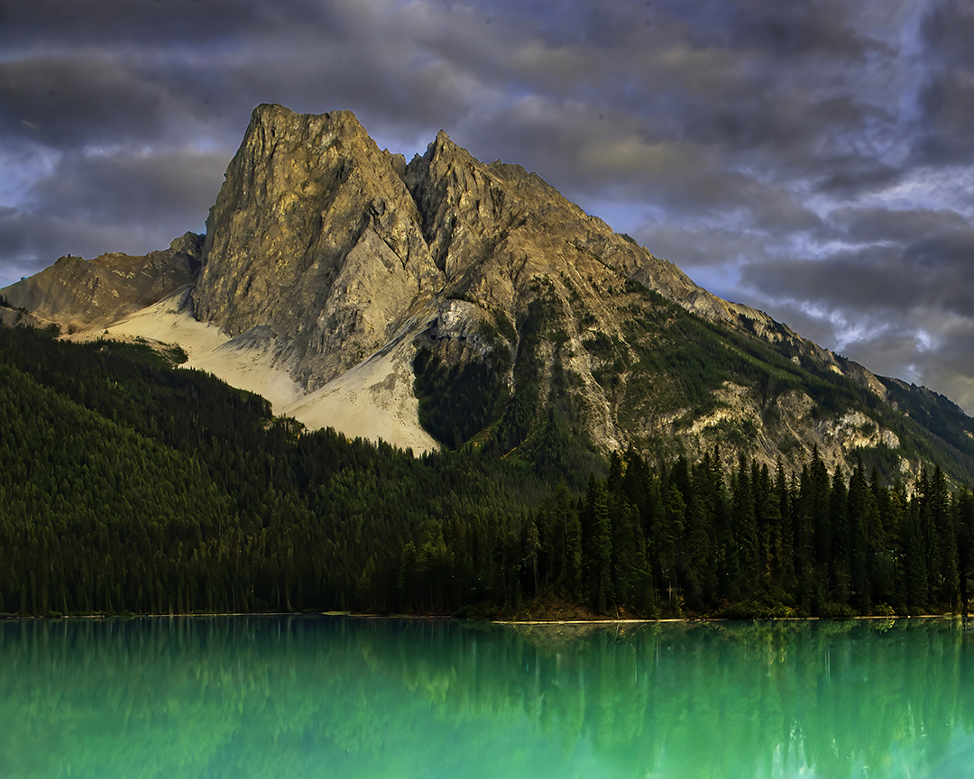 Emerald Lake  and Burgess Mountain, Yoho National Park, B. C., Canada final.jpg