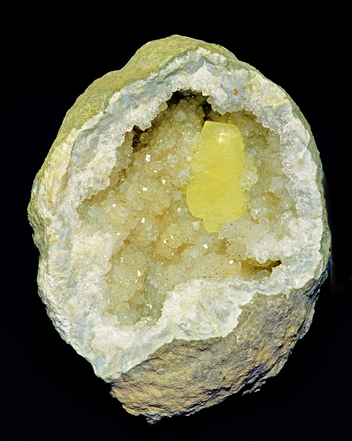 geode with calcite.jpg