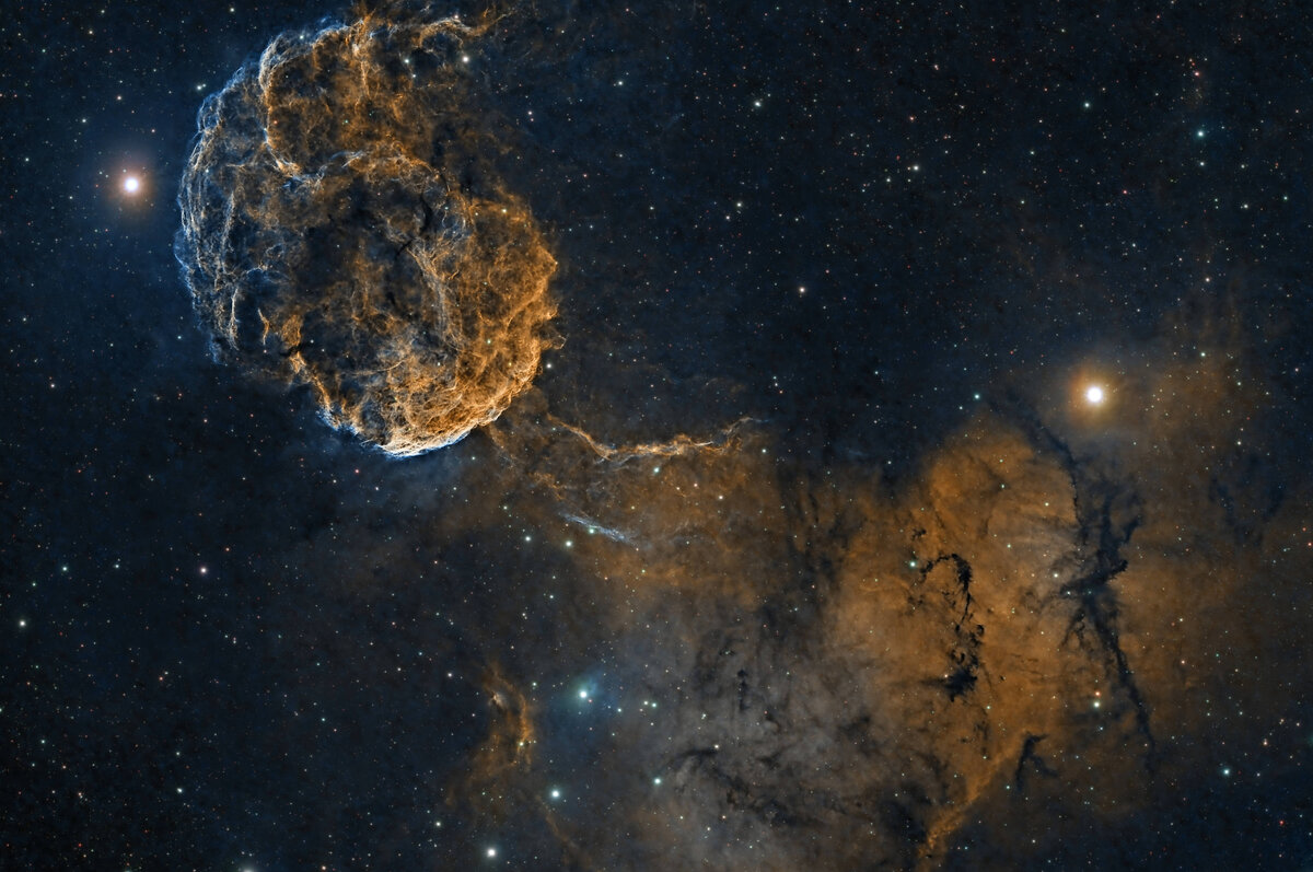 IC443_gold_Stars.jpg