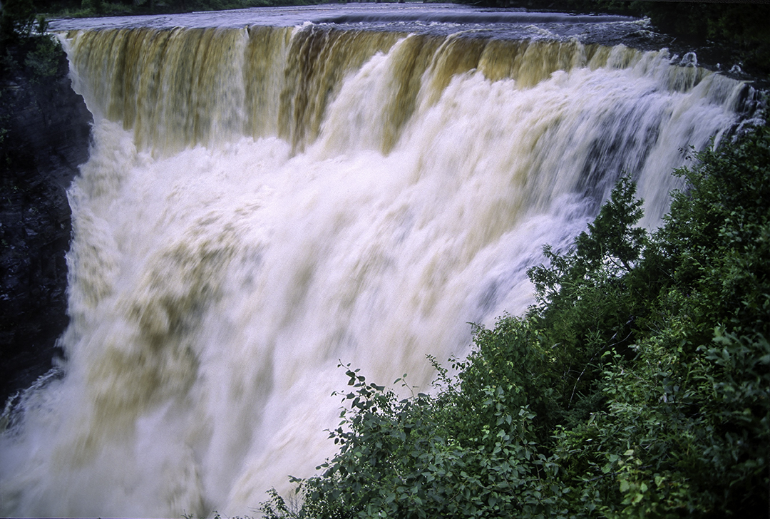 Kakabeka Falls, Ontario, Canada.jpg
