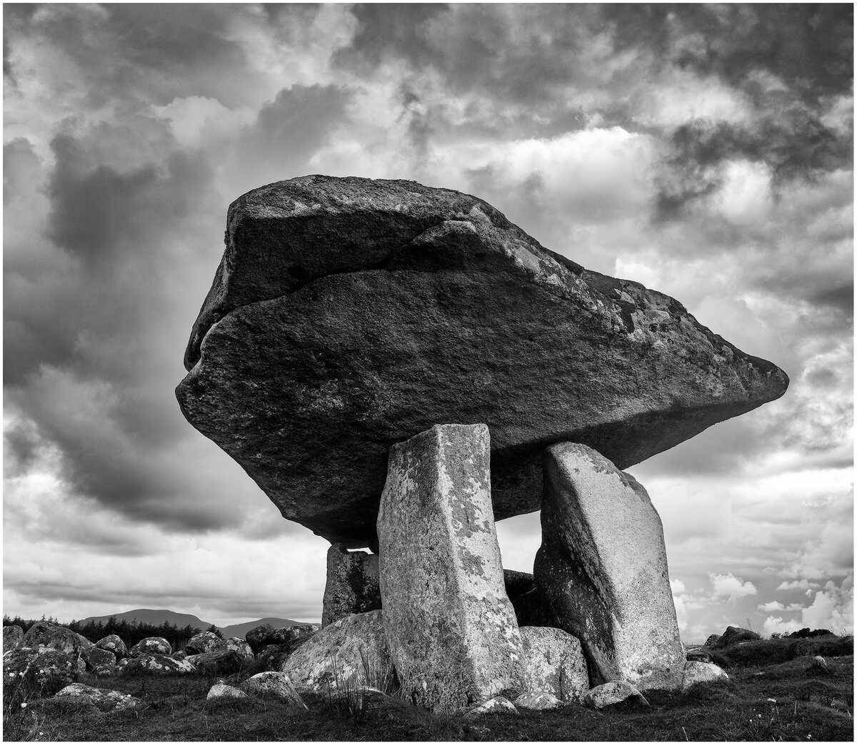 Kilclooney Dolmen.jpg