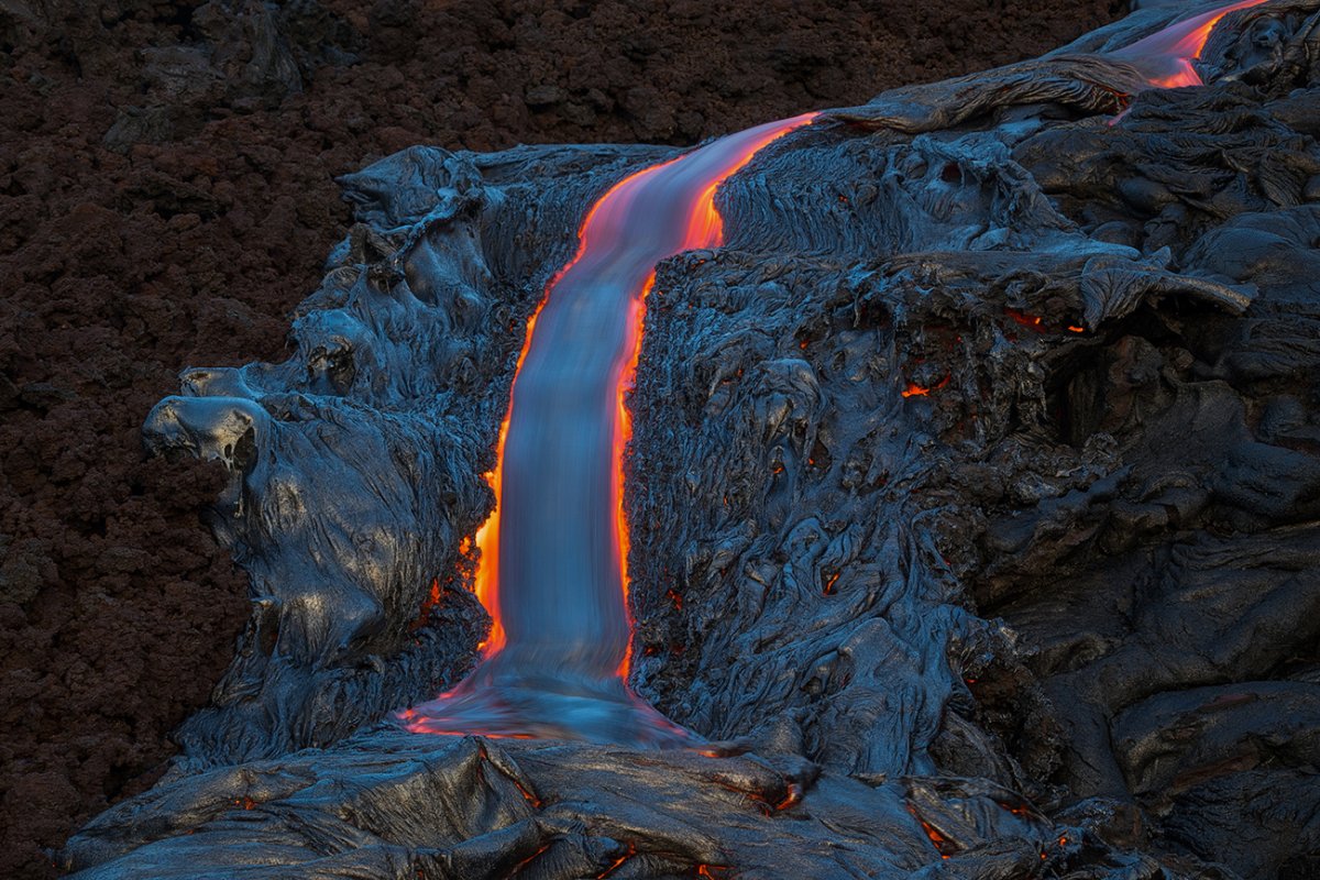 lava falls over Aʻa copy 2.jpg