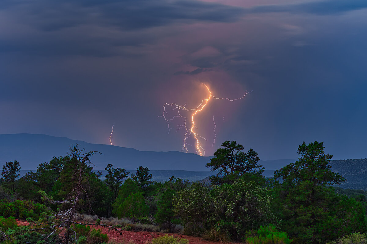 lightning-2.jpg