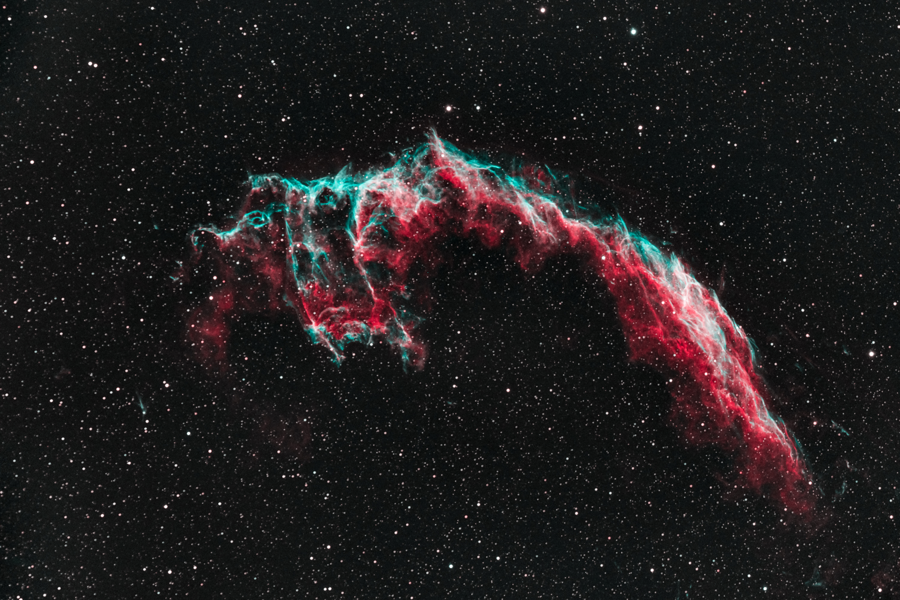 LRCC_FW_EastVeil_Stretched_76Ha-24SII_OIII_95OIII-5Ha_PSCC_HPF_each_StarReduced.jpg