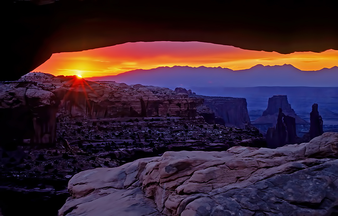 Mesa Arch Canyonlands NP.jpg