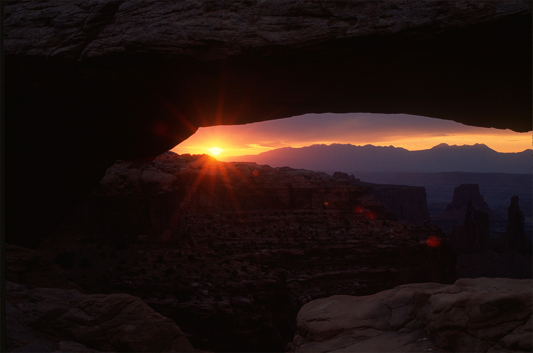 mesa arch underexposed.jpg