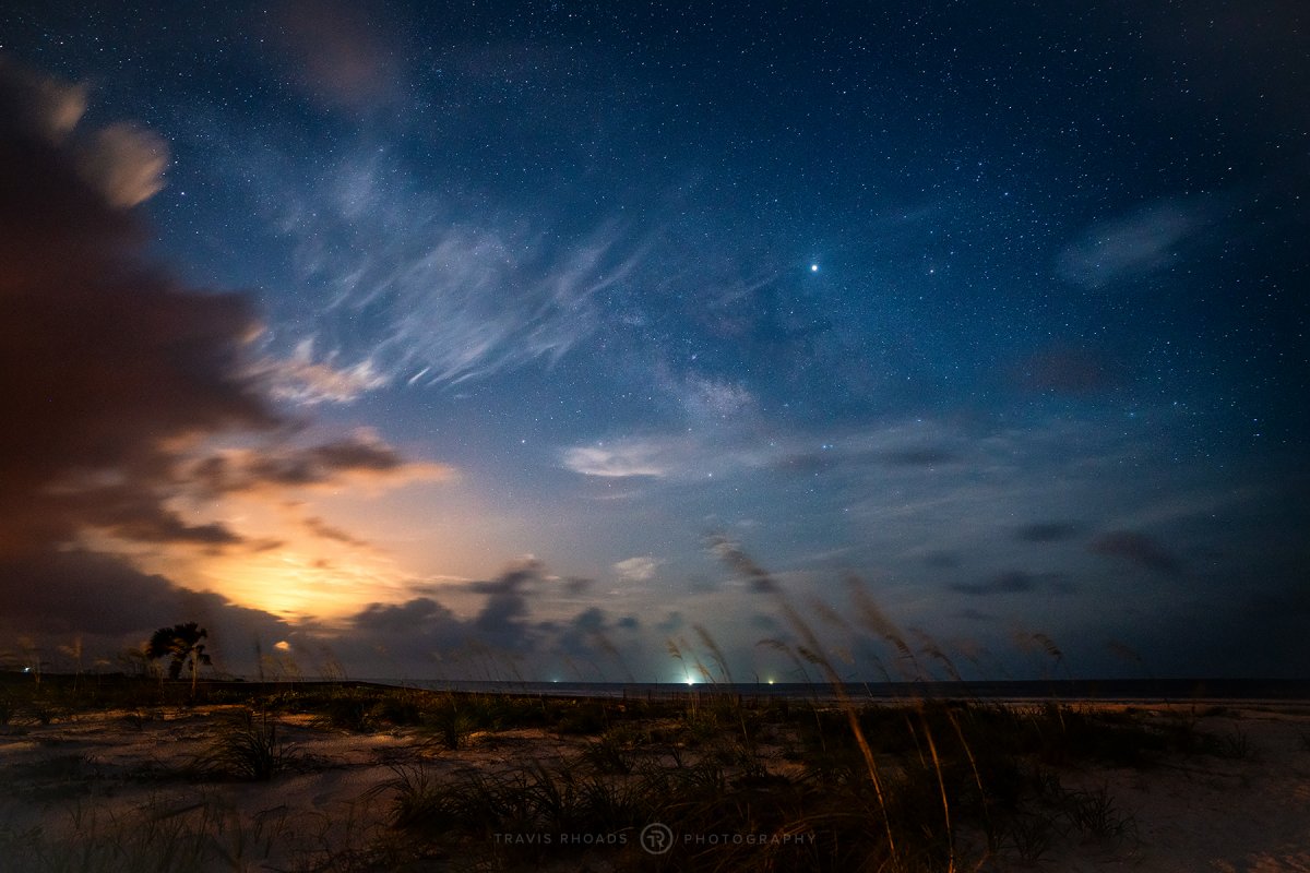 MilkyWayOverMoonrise.jpg
