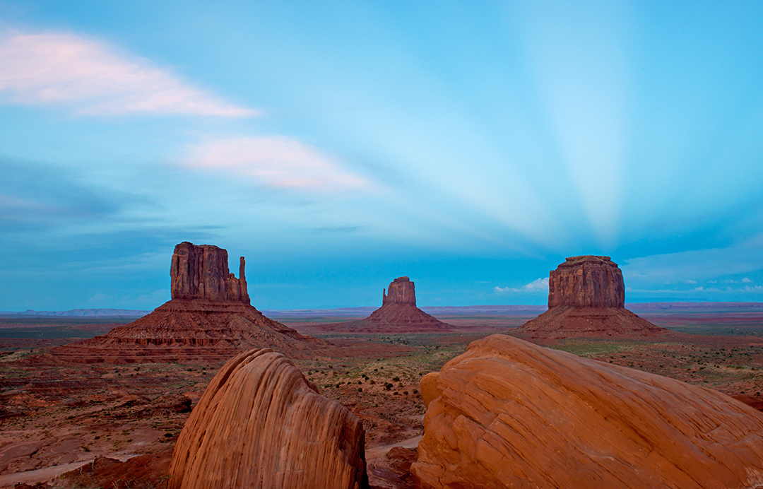 Monument Valley rays at sunset.jpg