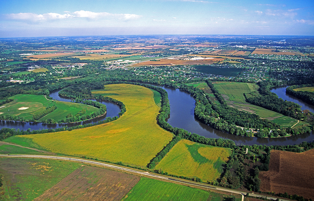 Natural levees on Rock River.jpg
