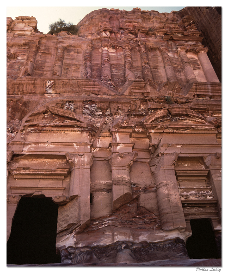 PalaceCloseUp1.jpg