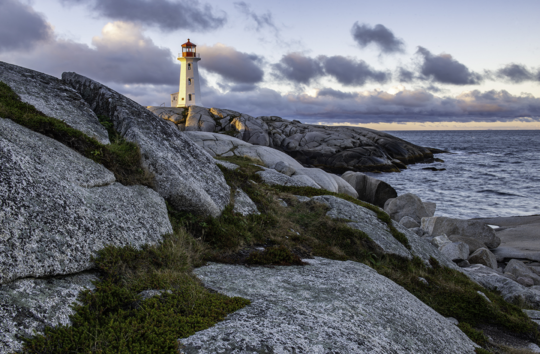 Peggy's Cove Lighthouse, Nova Scotia.jpg