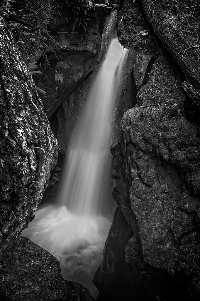Power plant falls finished BW.jpg