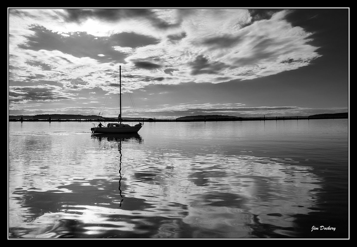 Sailboat-Everett_Panorama1bw.jpg