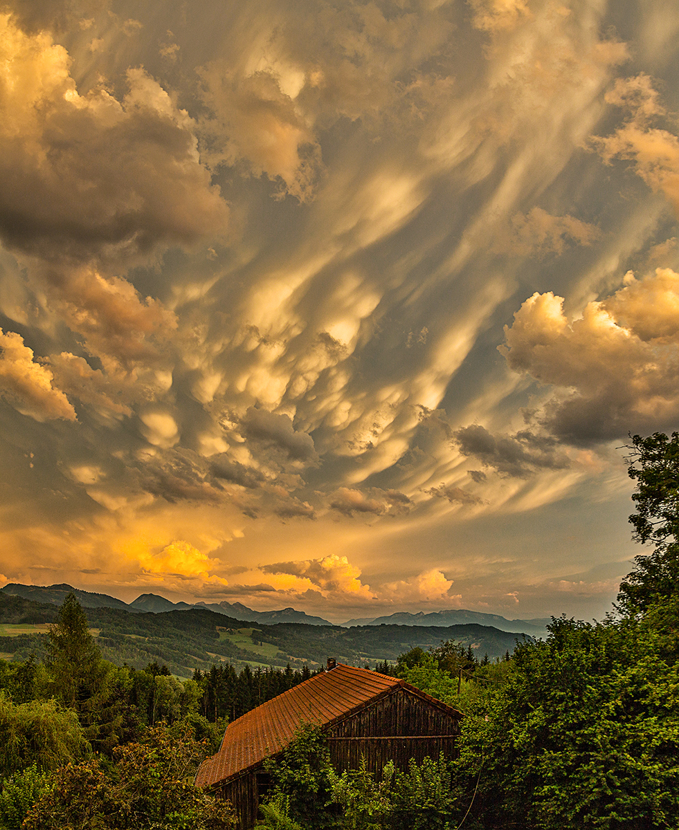 stormclouds_3000_AmyEarl.jpg