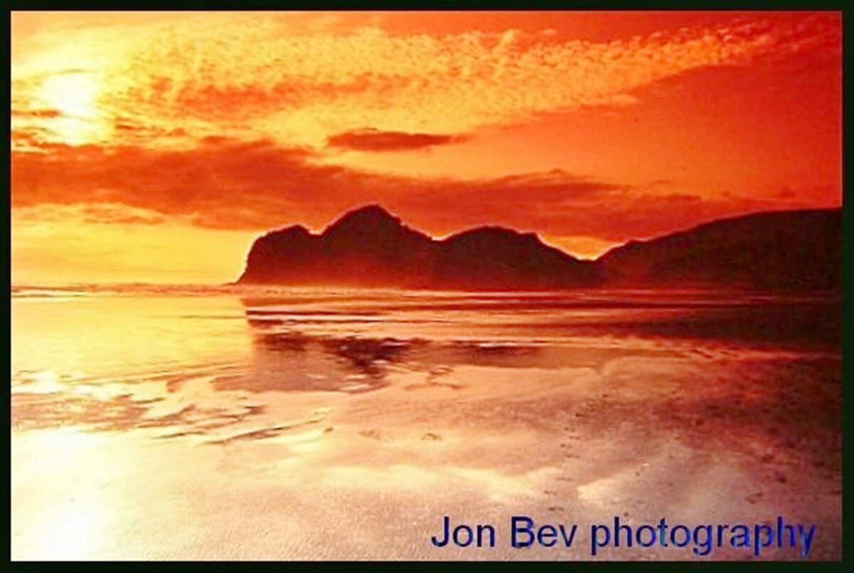 sundown piha.jpg
