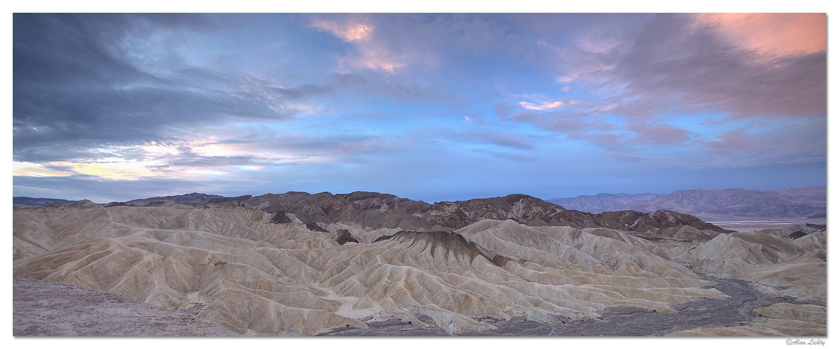 ZabriskieSunrisePano2.jpg
