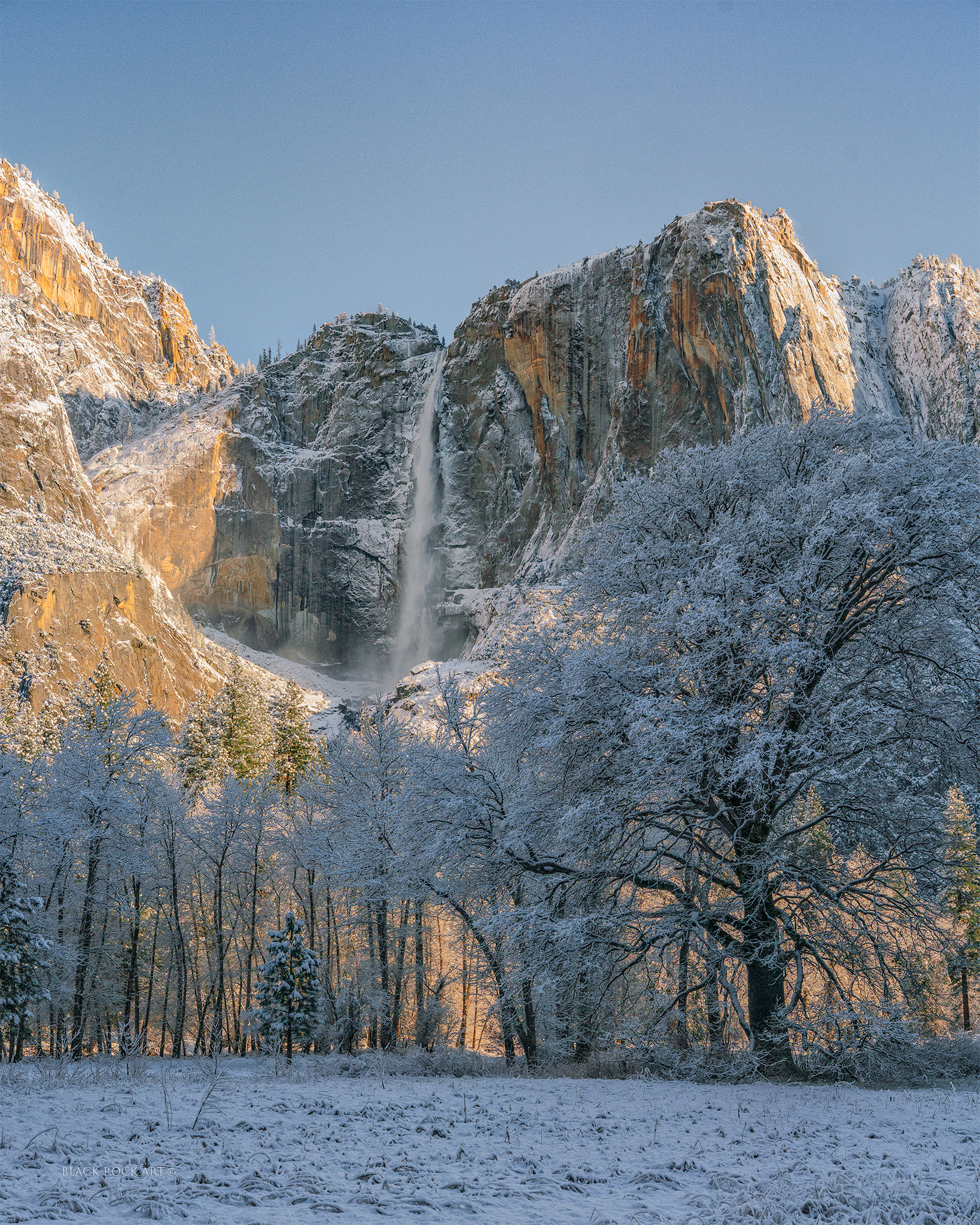 _CAP5168YosemiteUpperfallSnowyMorning45CropFB.jpg