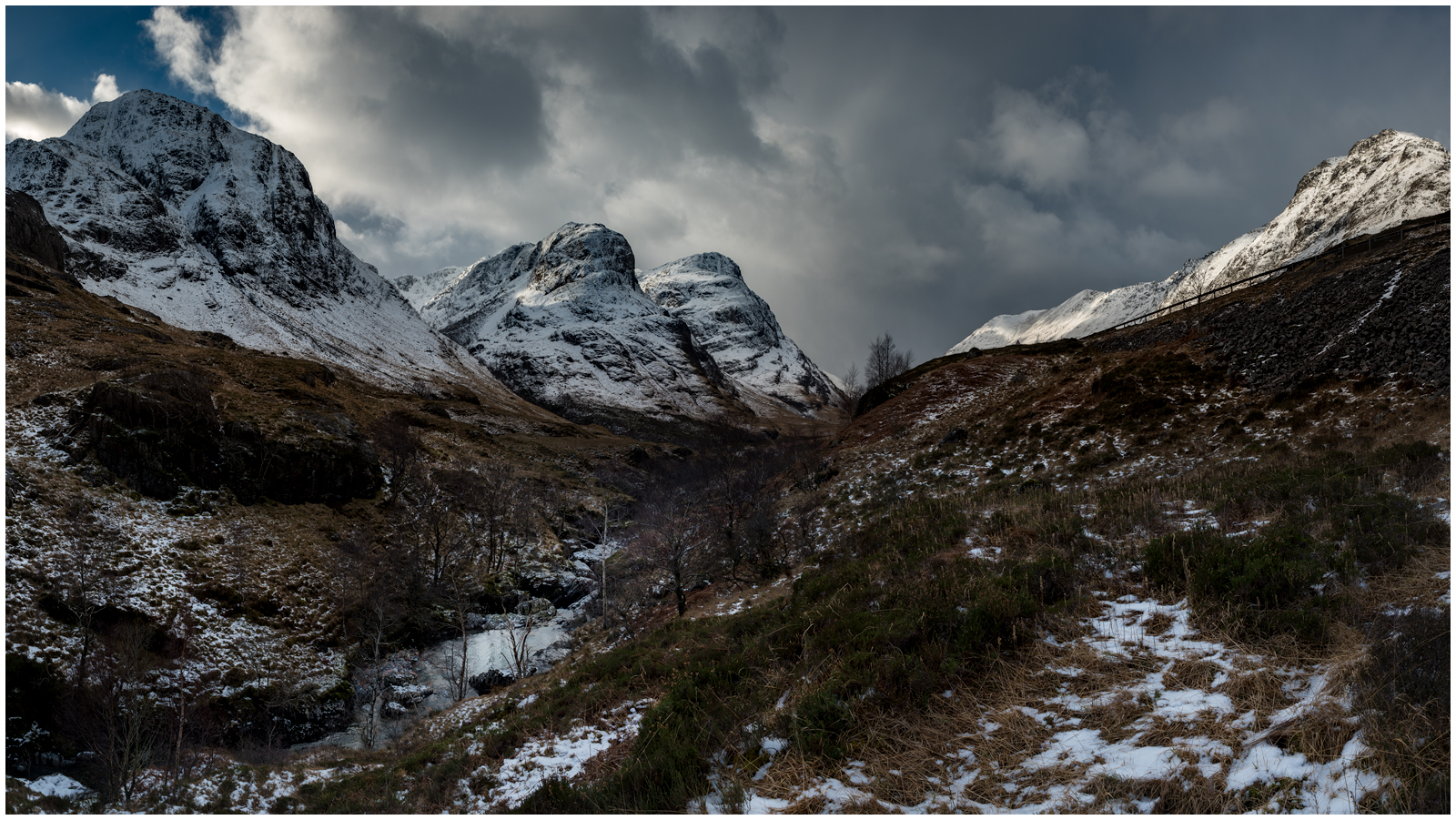 _DSC7019-Pano-1 White Stroke