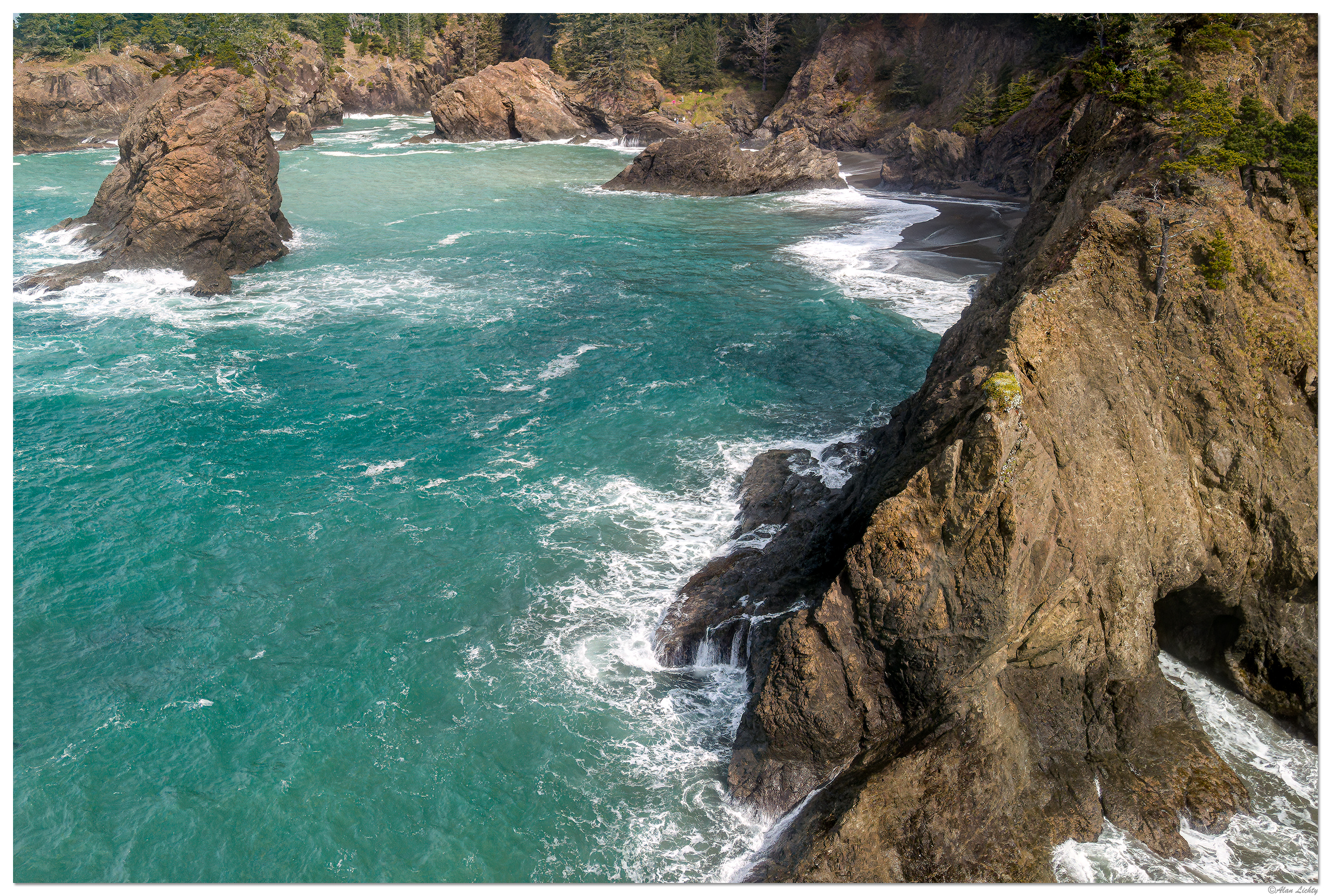 DJI_A2-SecretBeachVisitors.jpg