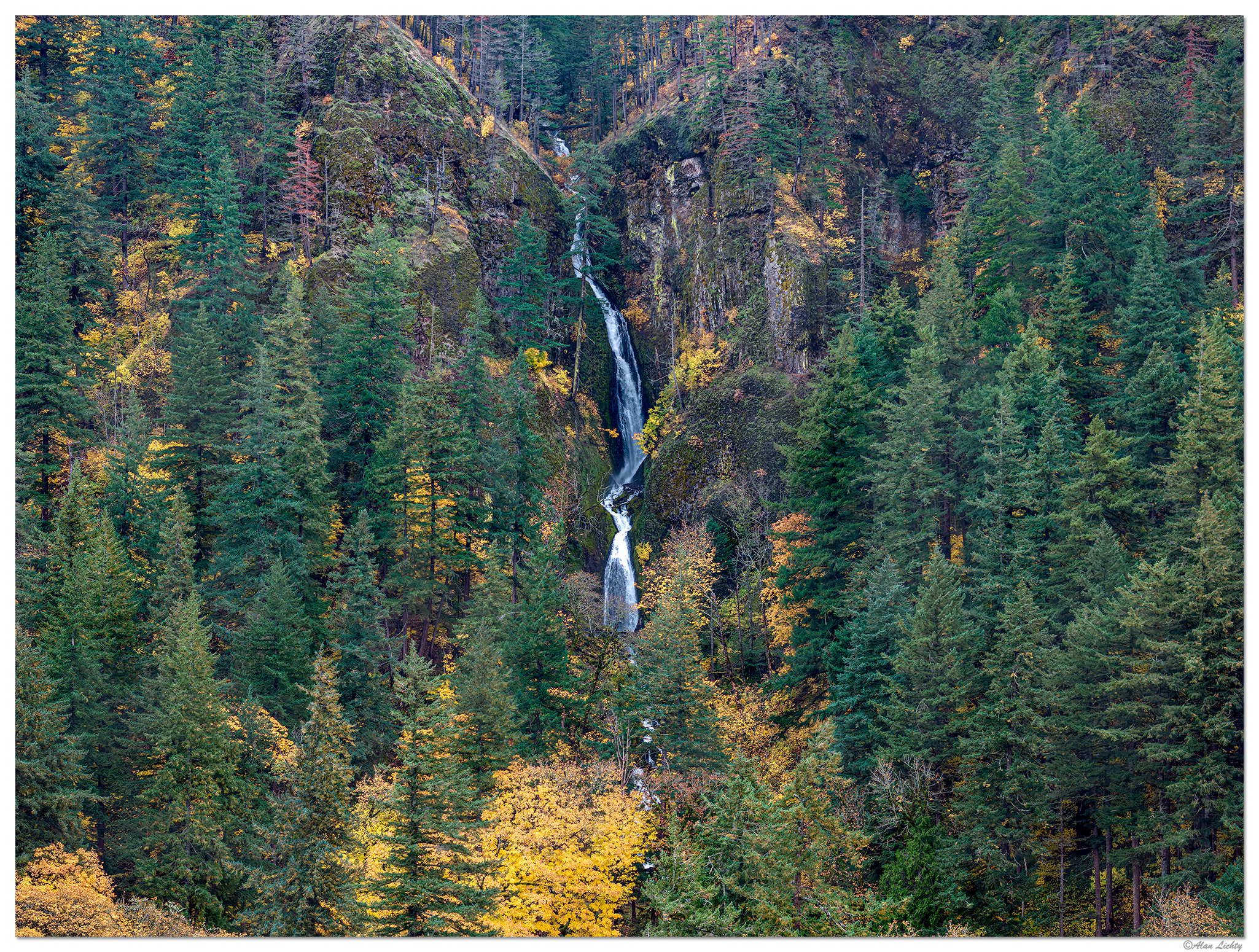 DJI_M3P_70_WahkeenaFalls111023.jpg