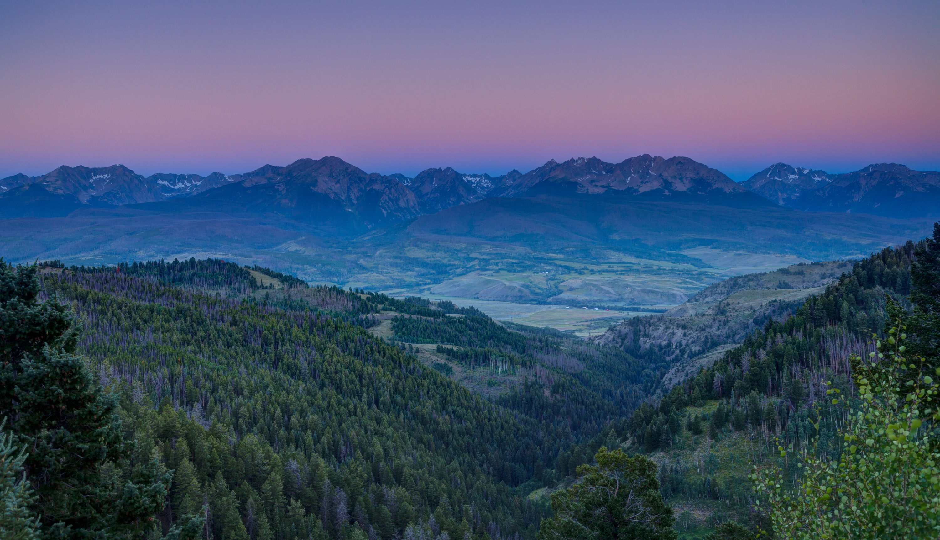 LRCC_sRGB_FW_GoreRangePreSunrise_IMG_0771_2_3-2.jpg