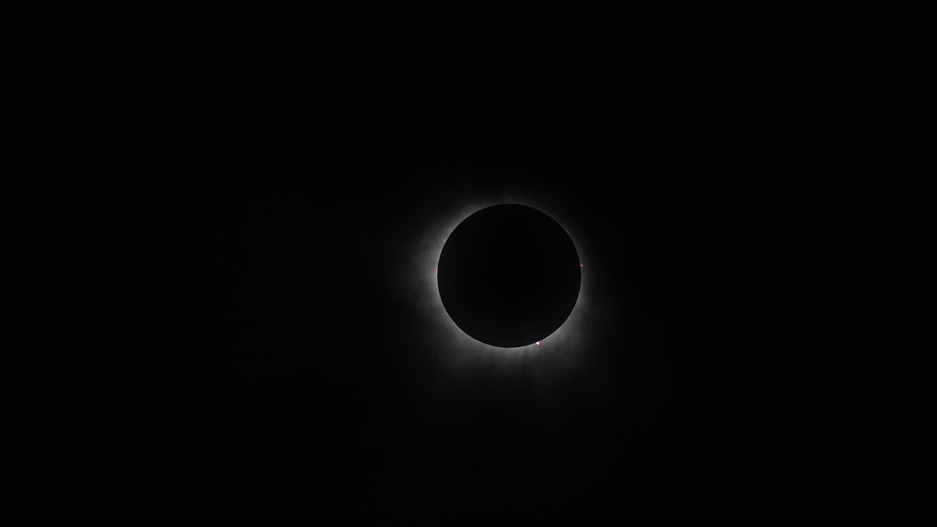 LRCC_sRGB_Prominences_TAP19191.jpg