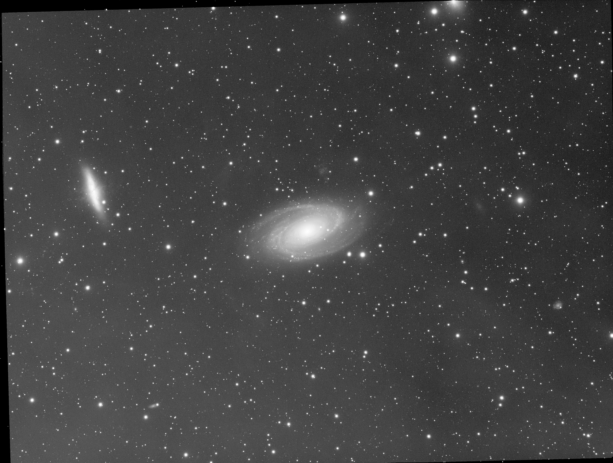 M81-M82_Luminance_MasterNew_stretched_small.jpg